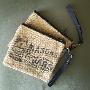 Retro✌🏻Burlap Wristlet